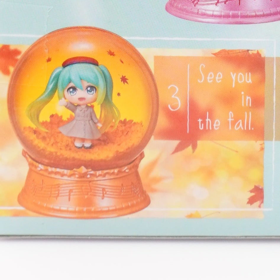 Hatsune Miku Re-Ment Scenery Dome Diorama 9,5cm Figur (1 Figur, Zufällige Auswahl)