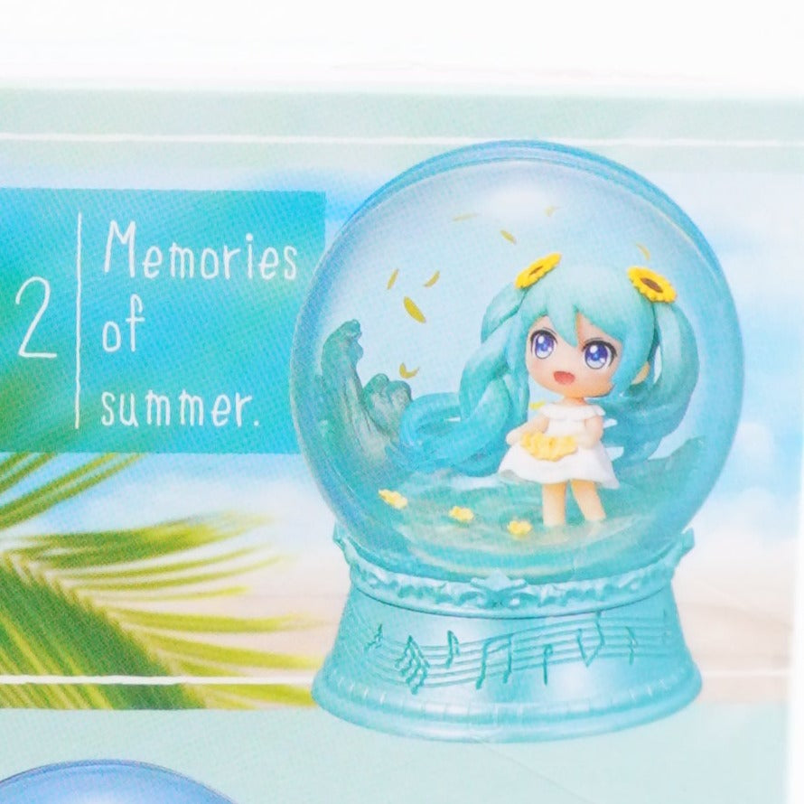 Hatsune Miku Re-Ment Scenery Dome Diorama 9,5cm Figur (1 Figur, Zufällige Auswahl)
