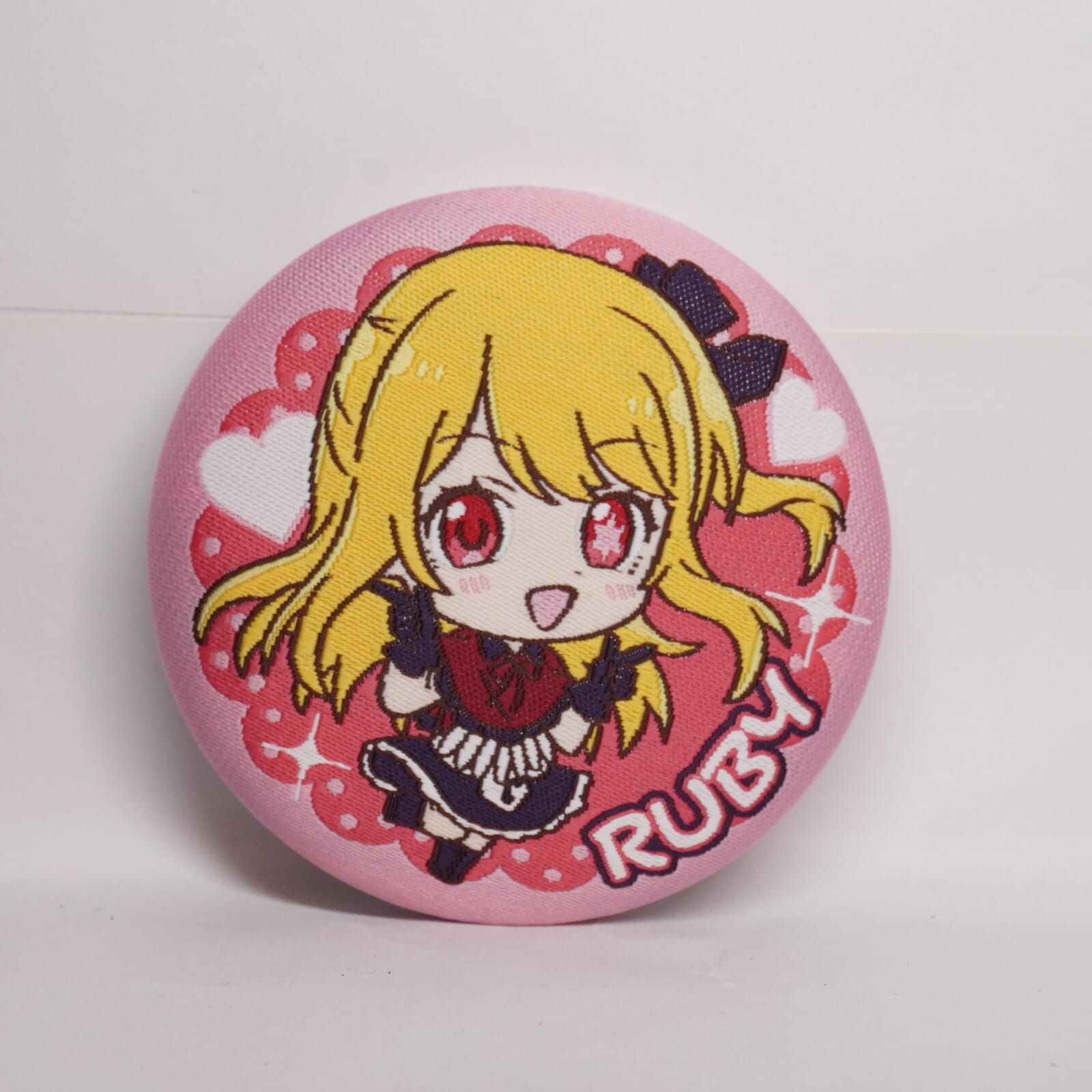 Oshi no Ko Ruby Button mit Stoffüberzug