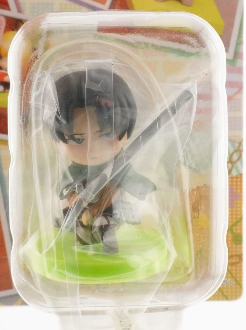 Attack on Titan Levi Desktop Helper Figur
