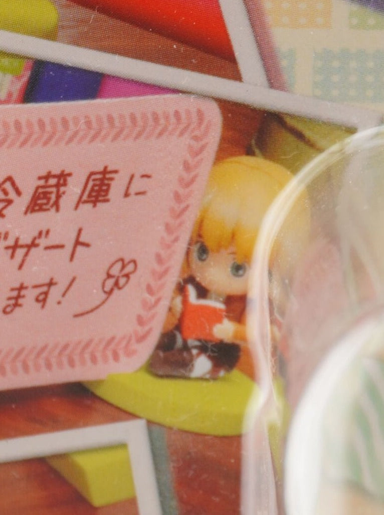 Attack on Titan Armin Desktop Helper Figur