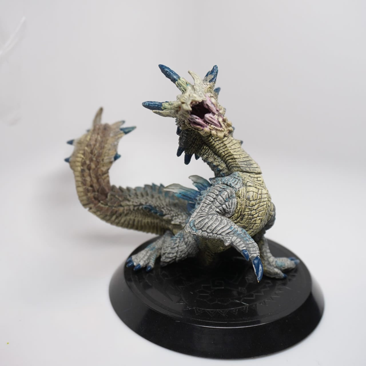 Monster Hunter Elfenbein-Lagiacrus Figure Builder Figur