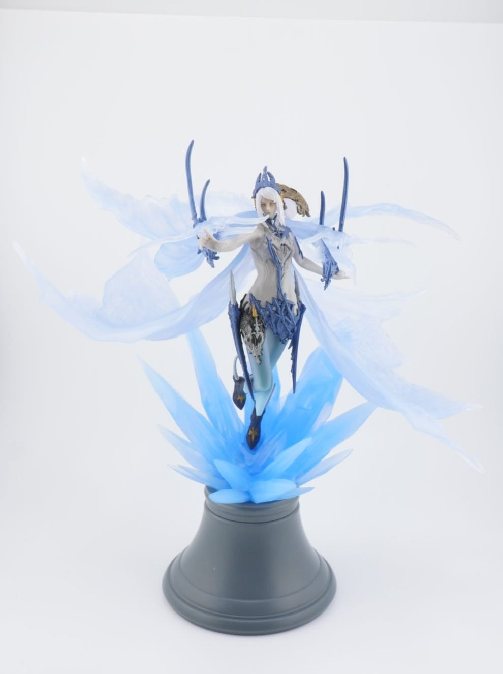Final Fantasy 16 Shiva Ichiban Kuji 22cm Statue