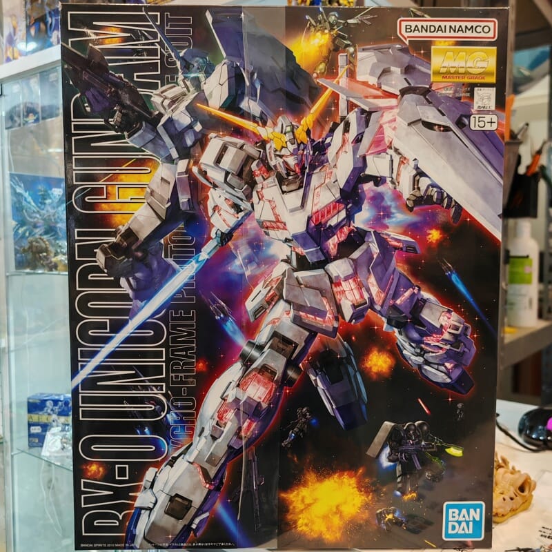 Gundam UNICORN SCREEN IMAGE Master Grade Model Kit 1/100