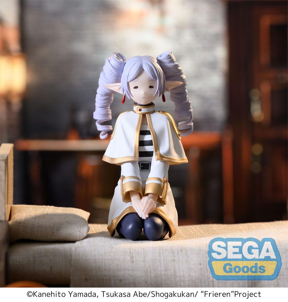 Frieren Perching I have Ringlets 10cm Statue