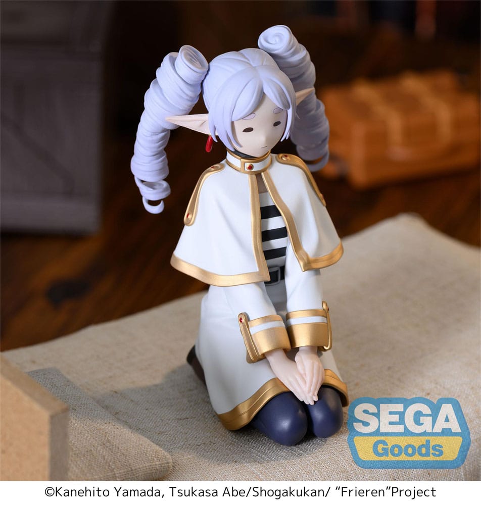 Frieren Perching I have Ringlets 10cm Statue