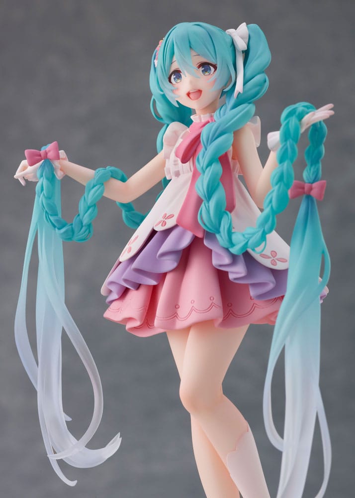 Hatsune Miku Wonderland Rapunzel Ver. 18 cm Statue