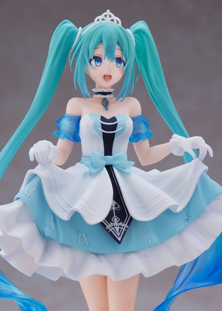 Hatsune Miku Wonderland Cinderella Ver. 18 cm Statue