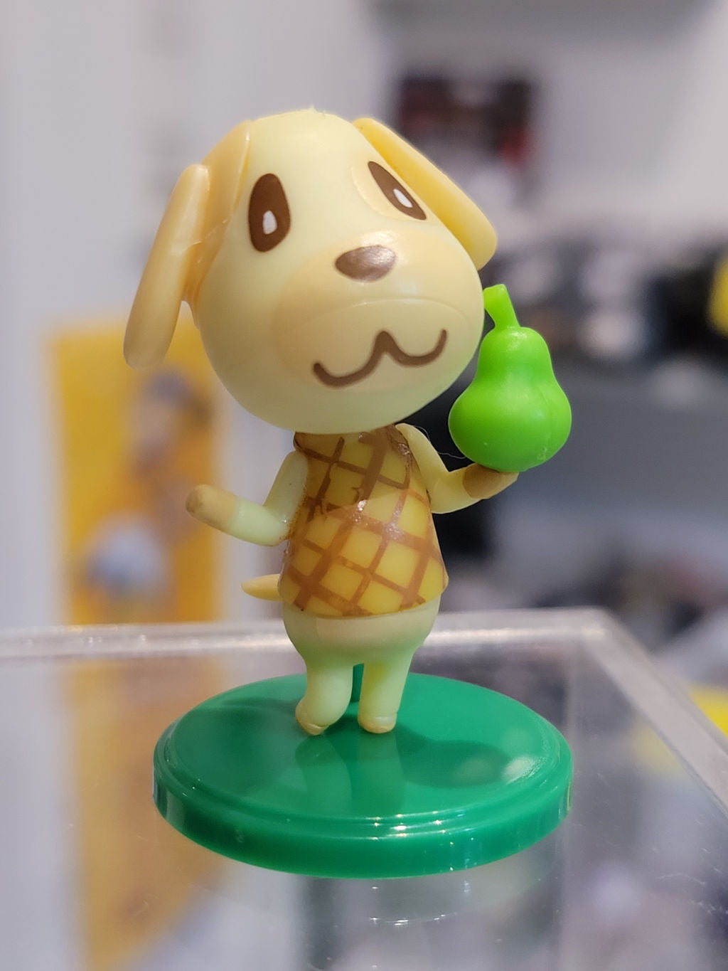 Animal Crossing Goldie Choco Egg Figur