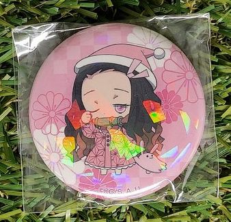 Demon Slayer Nezuko Button mit Holo-Effekt Nippon4U